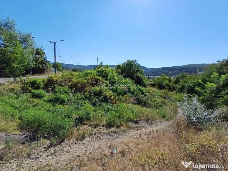 Resita, Teren Intravilan 473 Mp., Cu Utilitati, Zona Mociur - 1