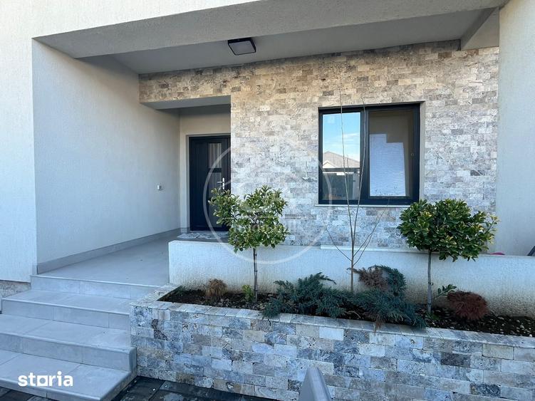 Casă cu 6 camere decomandat cu Teren 498 Mp în Nufărul