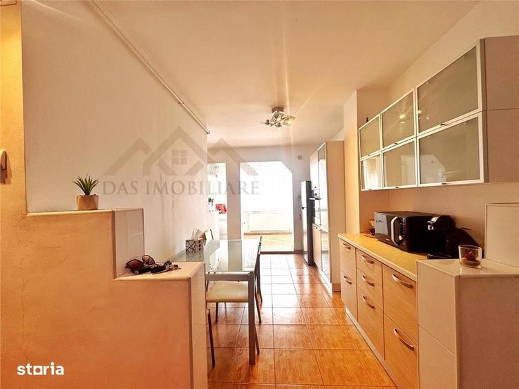 Apartament cu 4 camere decomandat în Central