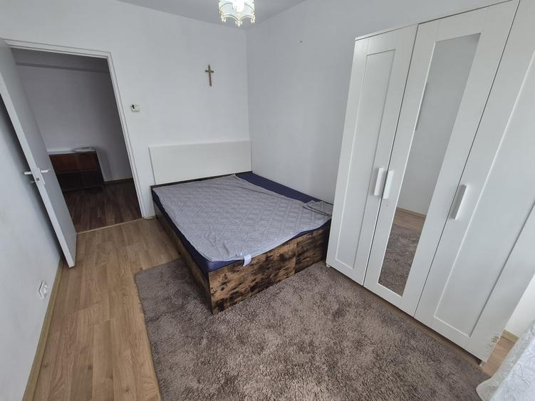 Apartament cu 3 camere decomandat în Basarab