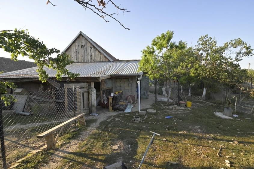 Casă individuală cu 2 camere cu Teren 1833 Mp în Igriș