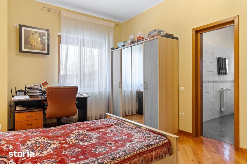Casă cu 8 camere cu Teren 140 Mp în Dorobanți