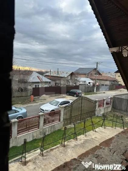 Casă cu 7 camere cu Teren 1400 Mp în Central