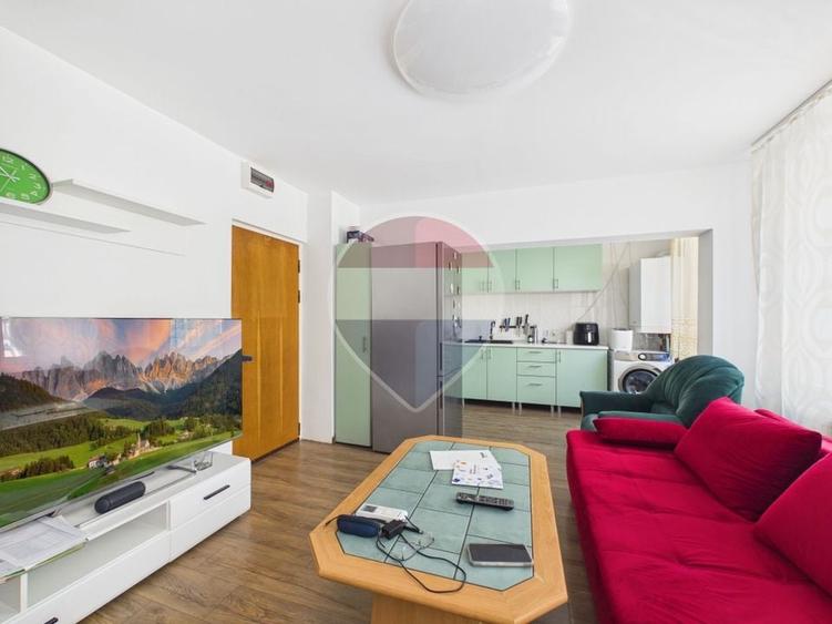 Casă cu 8 camere cu Teren 174 Mp în Nerva Traian
