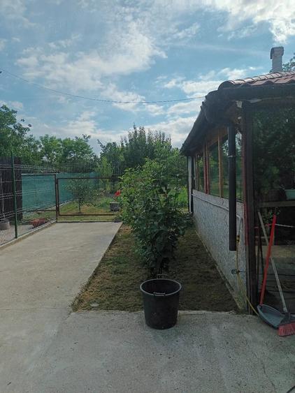 Casă cu Teren 1321 Mp în Nana