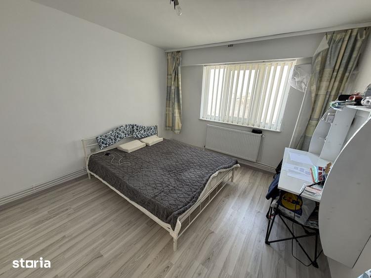 Apartament cu 3 camere decomandat în Casa de Cultură