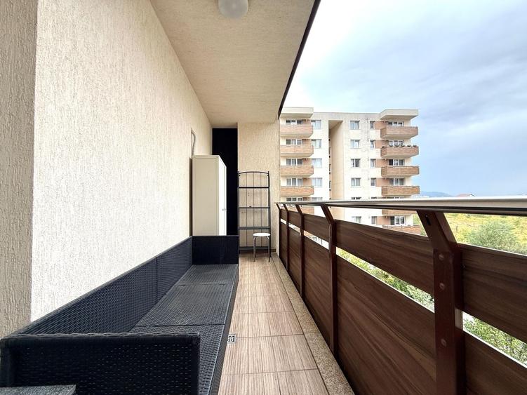 Apartament cu 3 camere, mobilat în Tractorul