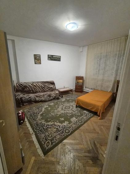 Apartament cu 4 camere decomandat în Armeneasca