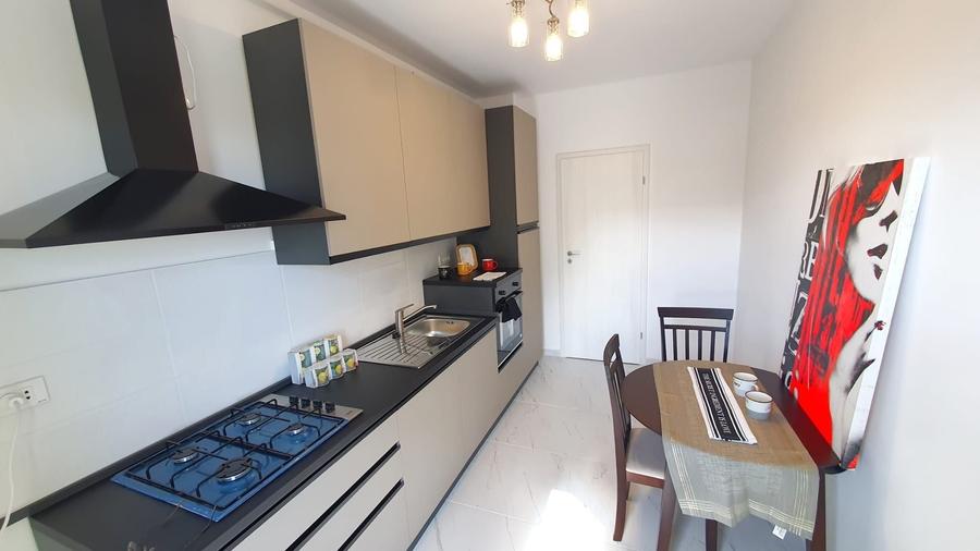 Apartament cu 2 camere decomandat în Central