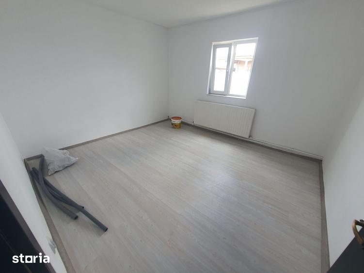 Casă cu 7 camere cu Teren 650 Mp în Limanu