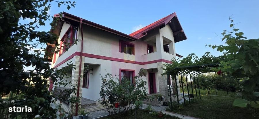 Vila 6 camere de vanzare in Banesti - 1