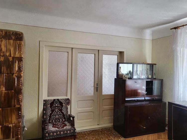 Casă cu 3 camere cu Teren 719 Mp în Central