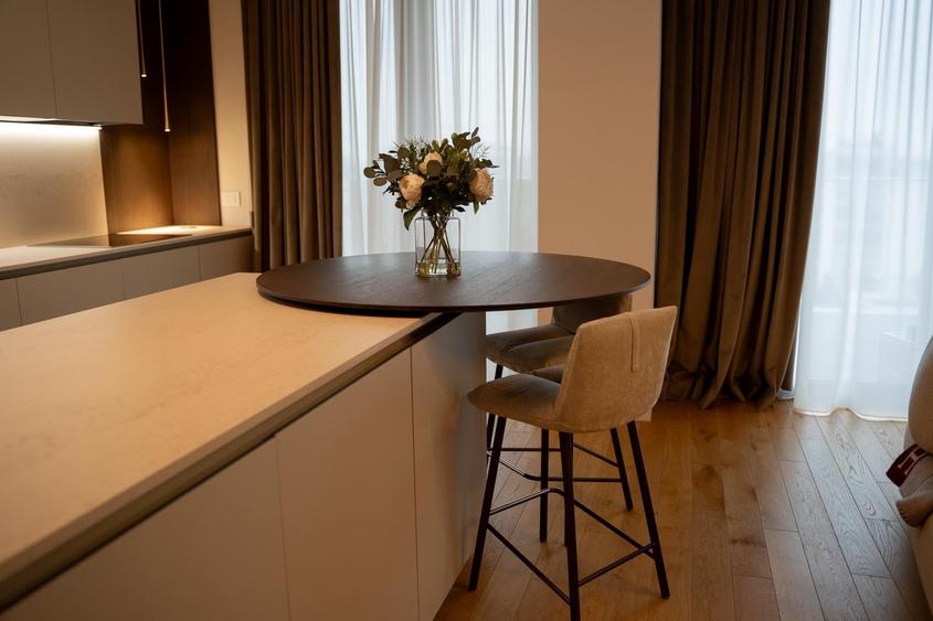 Apartament cu 4 camere decomandat, mobilat în Floreasca