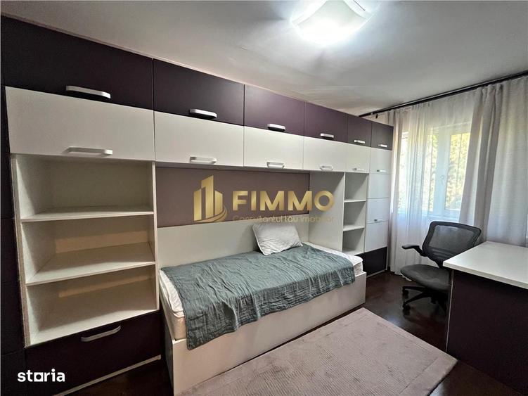 Apartament cu 3 camere semidecomandat în Central
