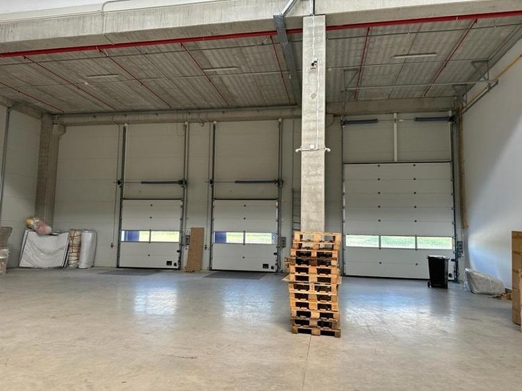 Spațiu industrial, de 1,200 mp, în Exterior Est