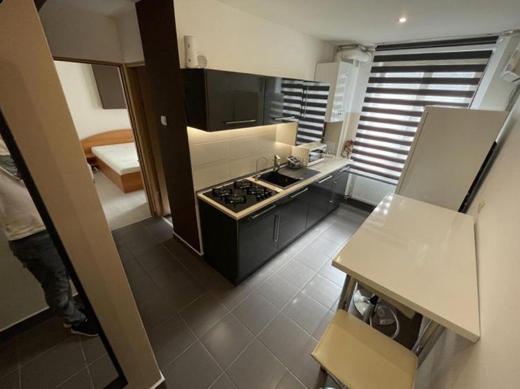 Apartament cu 2 camere decomandat, mobilat în Complex Studențesc