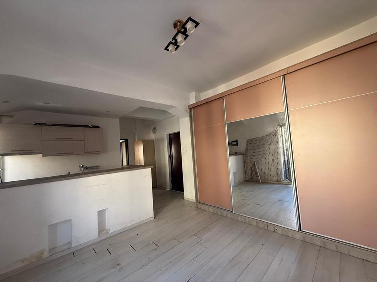 Apartament cu 2 camere decomandat în Ultracentral