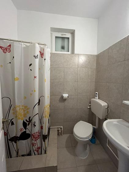 Casă individuală cu 12 camere cu Canalizare în Năvodari