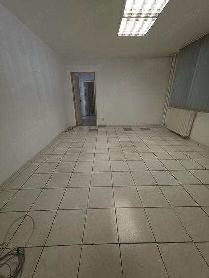 Spațiu comercial, de 64 mp, în Alexandru Obregia