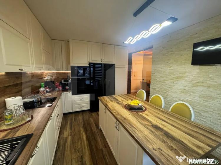 Apartament cu 4 camere decomandat, mobilat în Careiului