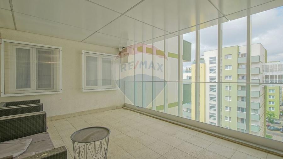 Apartament cu 2 camere decomandat, mobilat în Tractorul