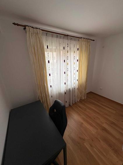 Apartament cu 3 camere decomandat în Sânpetru