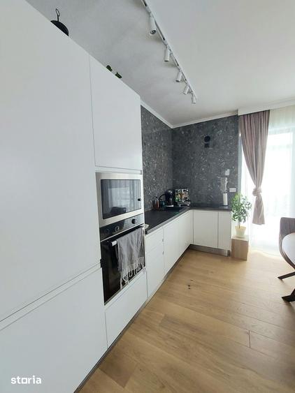 Casă cu 4 camere cu Teren 450 Mp în Central