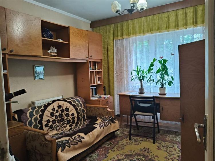 Apartament cu 4 camere decomandat în Buzaului