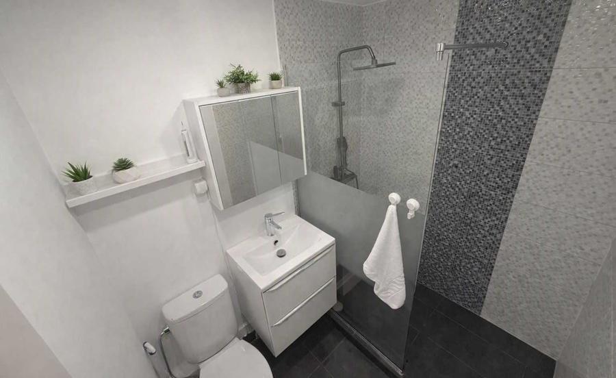 Apartament cu 2 camere semidecomandat în 1 Mai
