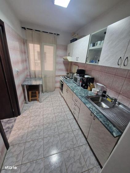Apartament cu 3 camere decomandat în Drumul Taberei — fotografia 2