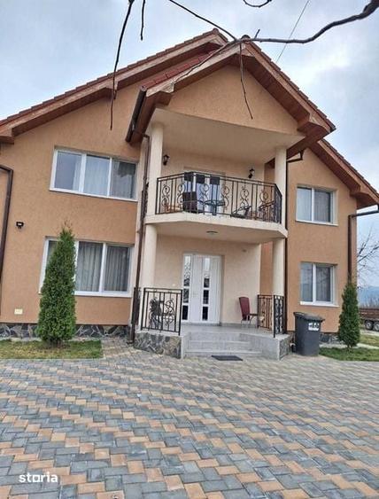 Casă cu 4 camere cu Teren 500 Mp în Uriu