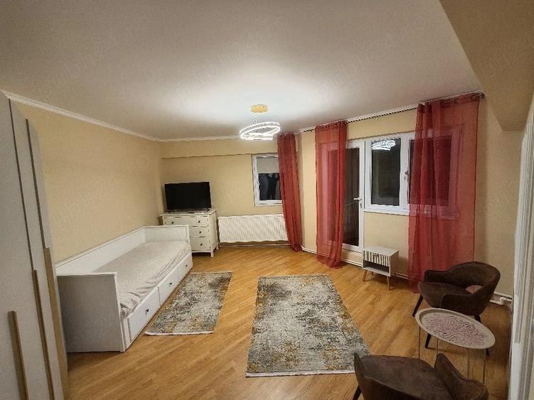Garsonieră decomandată în Central