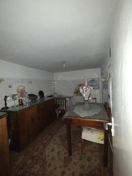 Casă individuală cu 5 camere cu Canalizare în Obor
