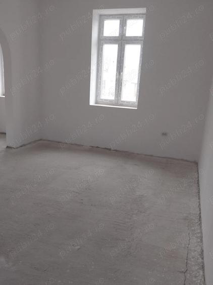 Spațiu comercial, de 100 mp, în Cărpiniș