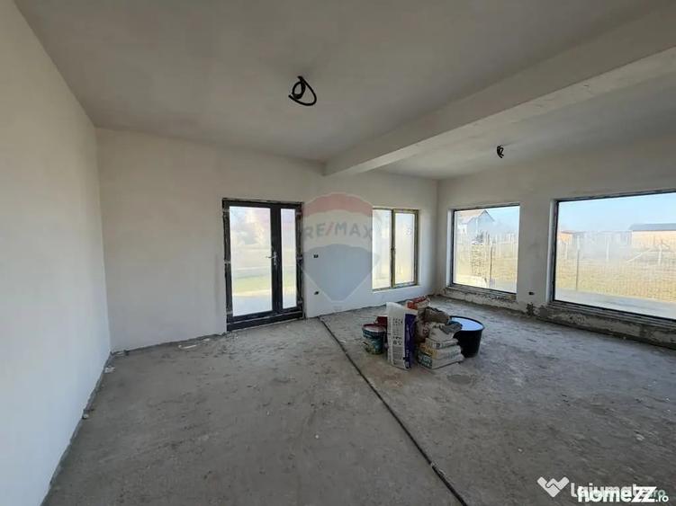 Casă cu 4 camere cu Teren 470 Mp în Câmpineanca