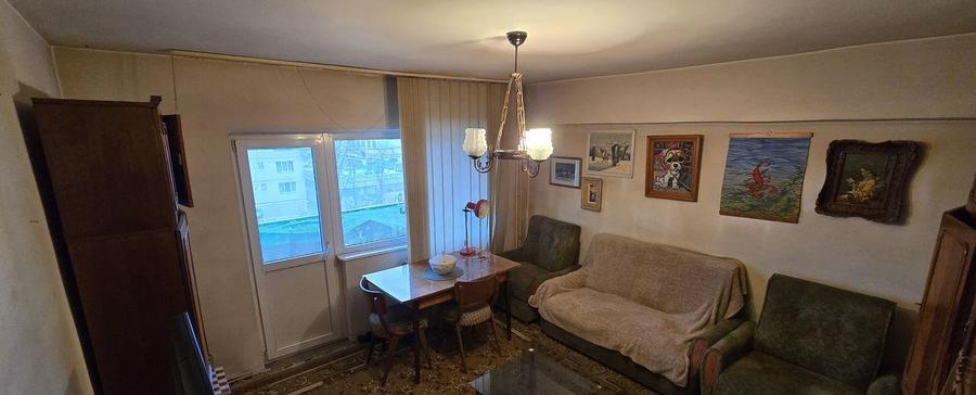 Apartament cu 4 camere decomandat, mobilat în Independenței
