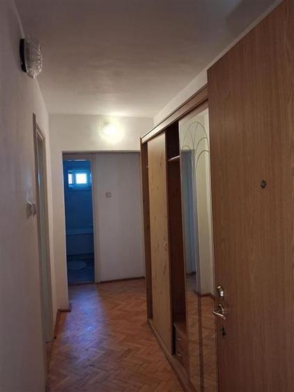 Apartament cu 2 camere decomandat, mobilat în Bucovina