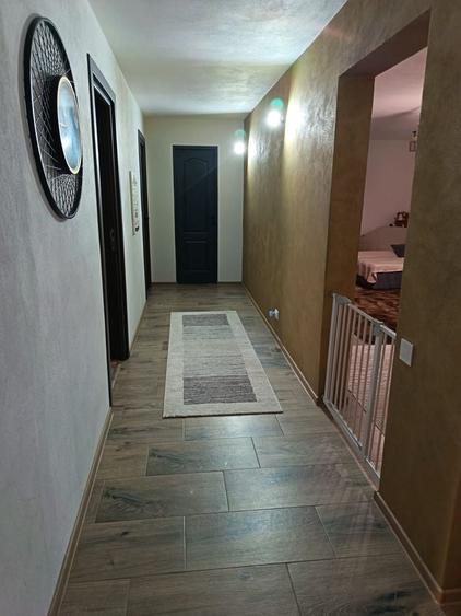 Casă cu 4 camere în Bistrița Nouă