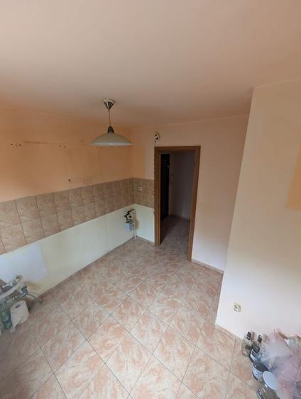 Apartament semidecomandat în Gorjului