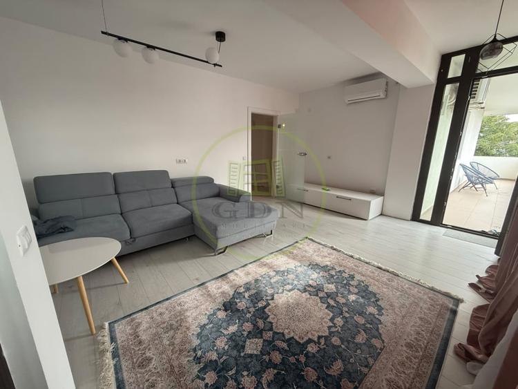 Apartament cu 3 camere decomandat, mobilat în Central