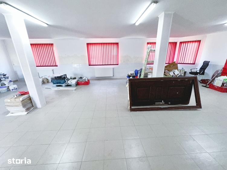 Spațiu comercial, de 300 mp, în Central
