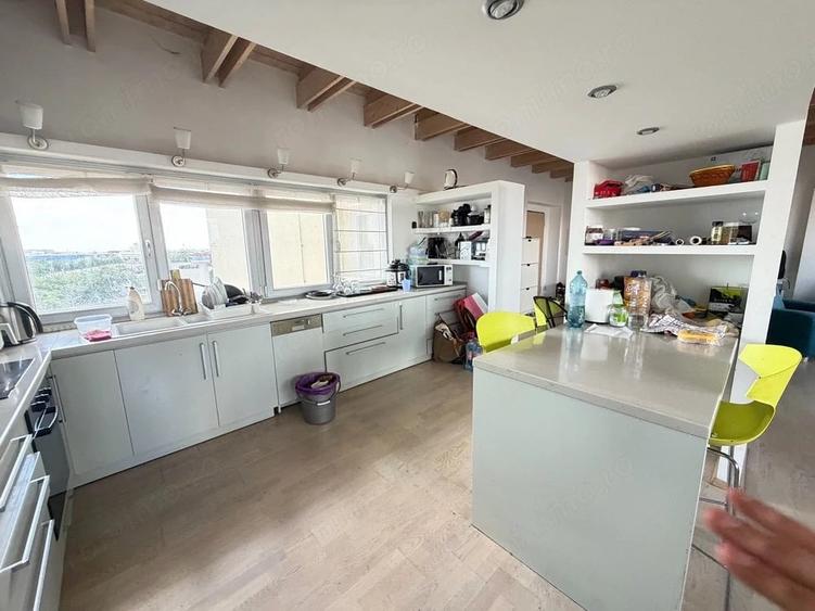 Apartament cu 5 camere decomandat în Central