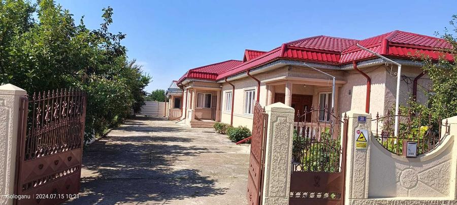 Casă cu 4 camere în Gologanu