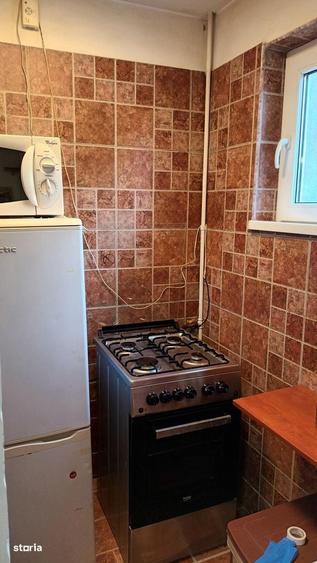 Garsonieră decomandată în Costin Georgian