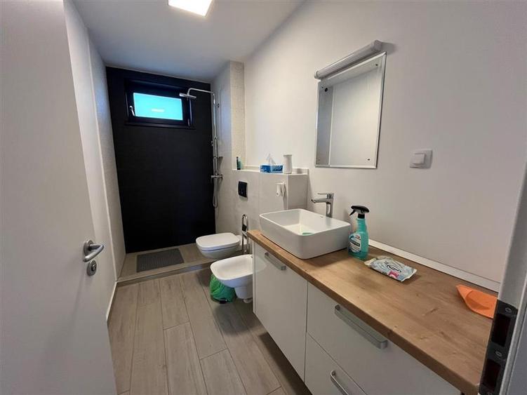 Casă individuală cu 4 camere cu Canalizare în Dealuri Oradea