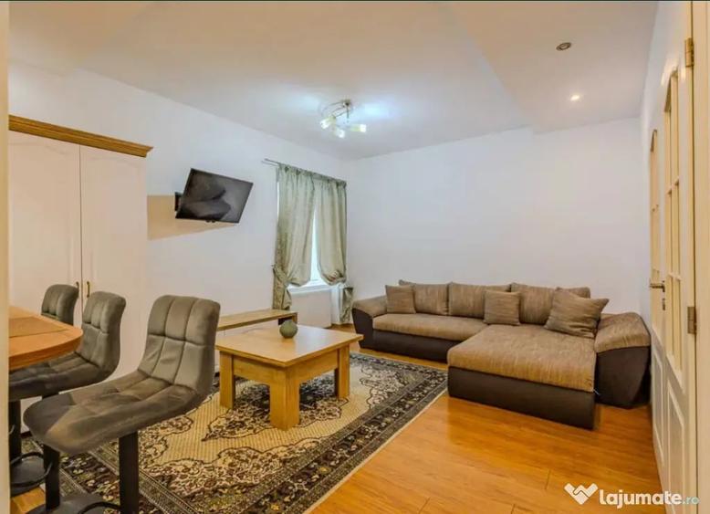 Apartament cu 2 camere semidecomandat în Centrul Istoric