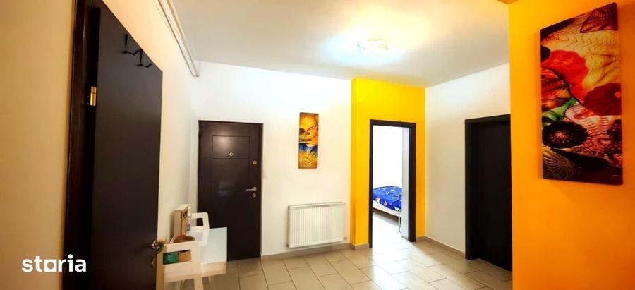 Apartament cu 4 camere decomandat, mobilat în Central