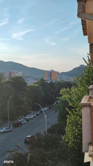 Apartament cu 5 camere în Central