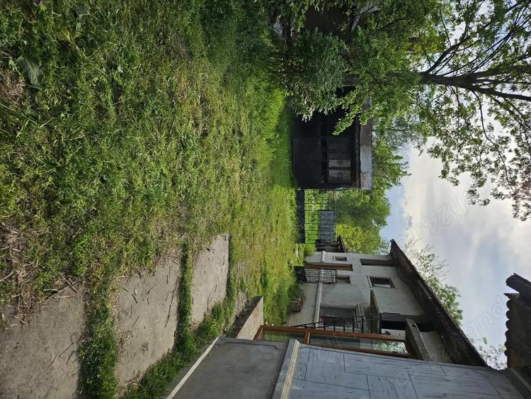 Casă cu 4 camere cu Teren 1000 Mp în Odobești