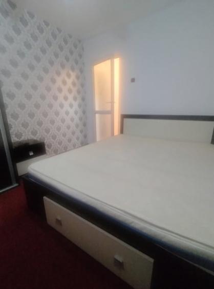 Apartament cu 2 camere semidecomandat, mobilat în Vălenii de Munte